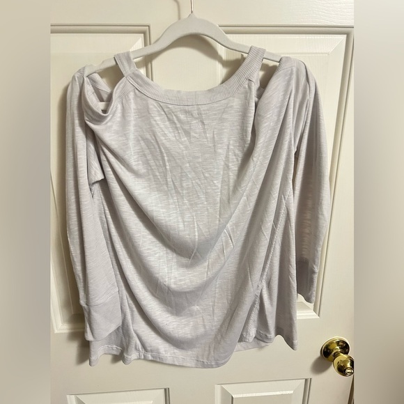 American Eagle Open Shoulder Long Sleeve Top Oatmeal Size Small NWT - Picture 5 of 5